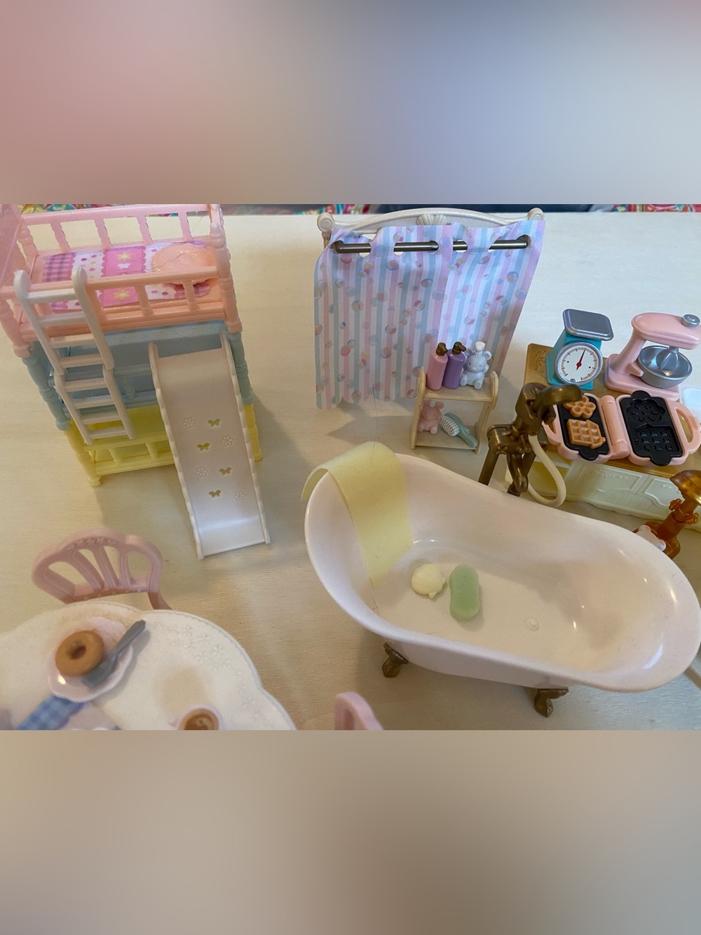 Sylvanian Families/ Calico Critters Furniture & Accessories from 5 sets! - Picture 7 of 12